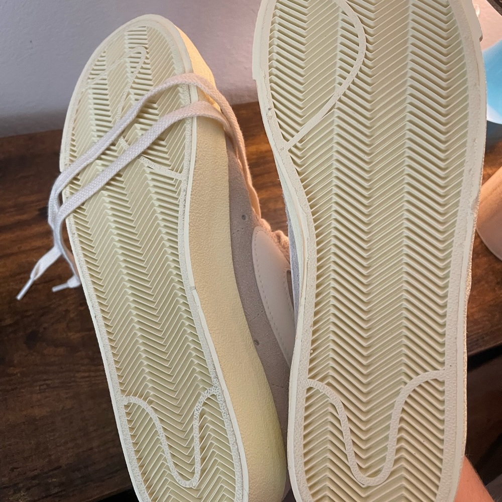 NEW NIKE BLAZER MID CREAM